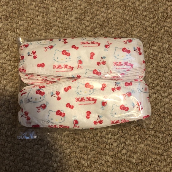 Kid’s Hello Kitty face masks(50) - Picture 2 of 2